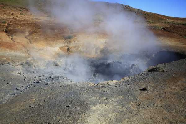 冰岛国家队客场战平法罗群岛，提前确保出线资格的简单介绍