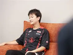 包含战术奏效！本泽马双翼齐飞压制莱比锡整场无力还手！的词条